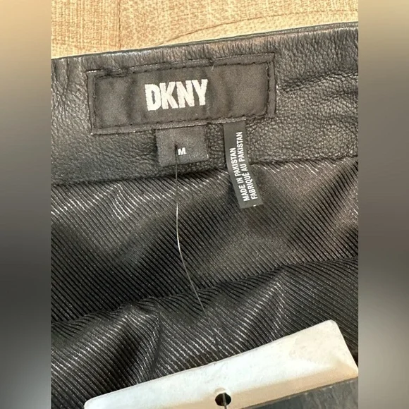 DKNY Limited Edition Distressed 100% Black Leather Miniskirt /NWT /Size Medium - Picture 9 of 9